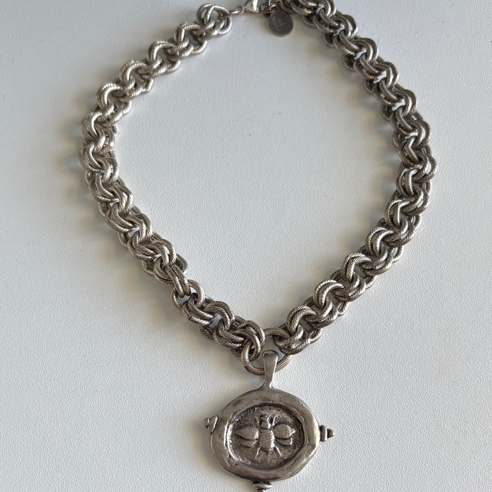 Susan Shaw Bee Intaglia Chain Necklace